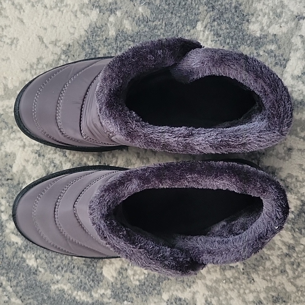 Waterproof Boots - Picture 3 of 12